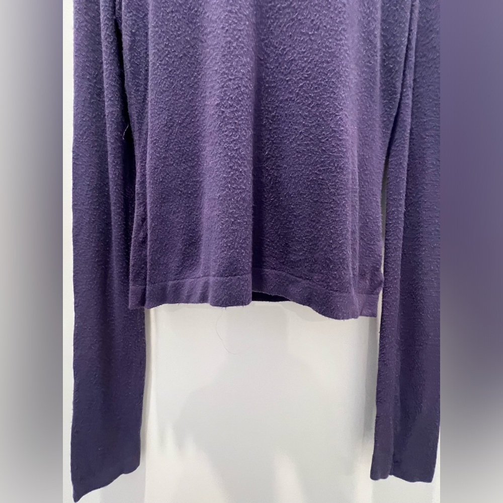 Express Women’s Long Sleeve V-Neck - Picture 3 of 3
